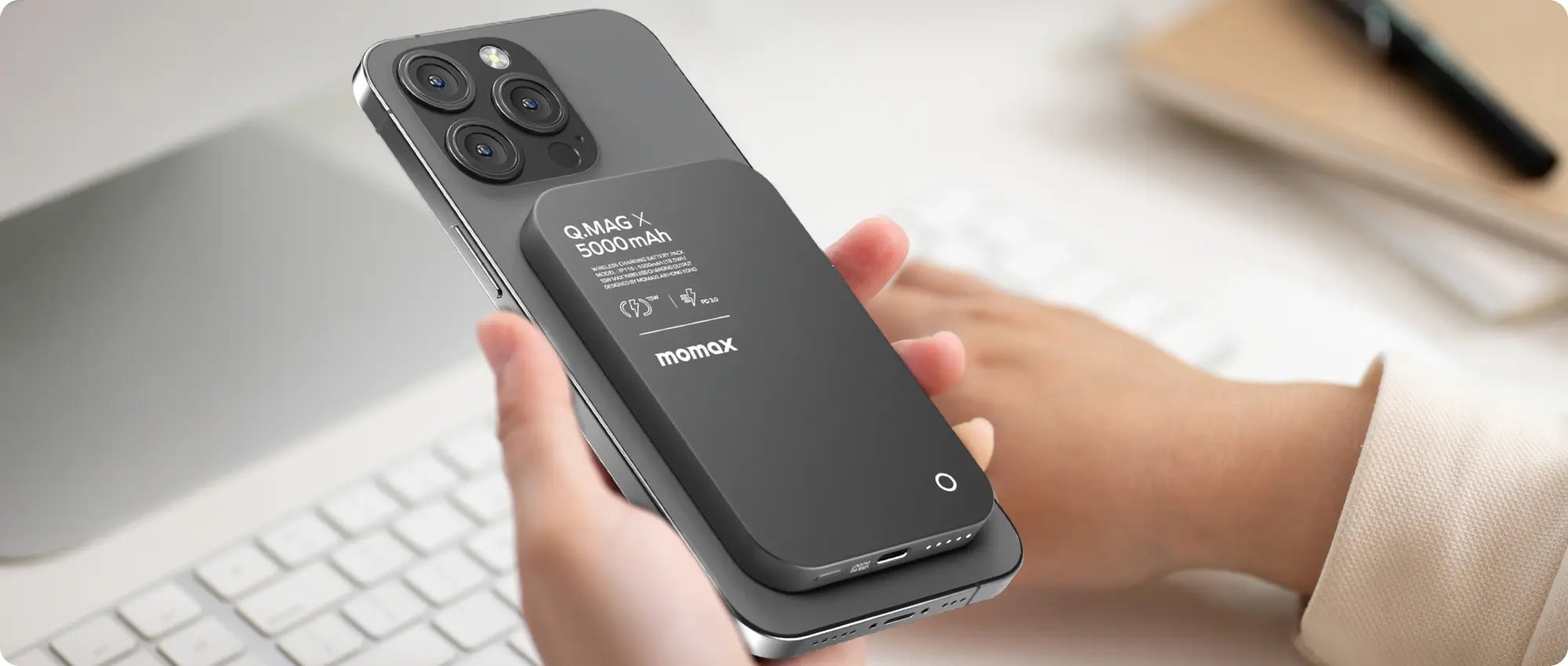 Power Bank Magnetic Q.Mag Momax Ingin-Traveling-Keluar-Negeri-Ini-5-Hal-yang-Wajib-Kalian-Bawa-Power-Bank