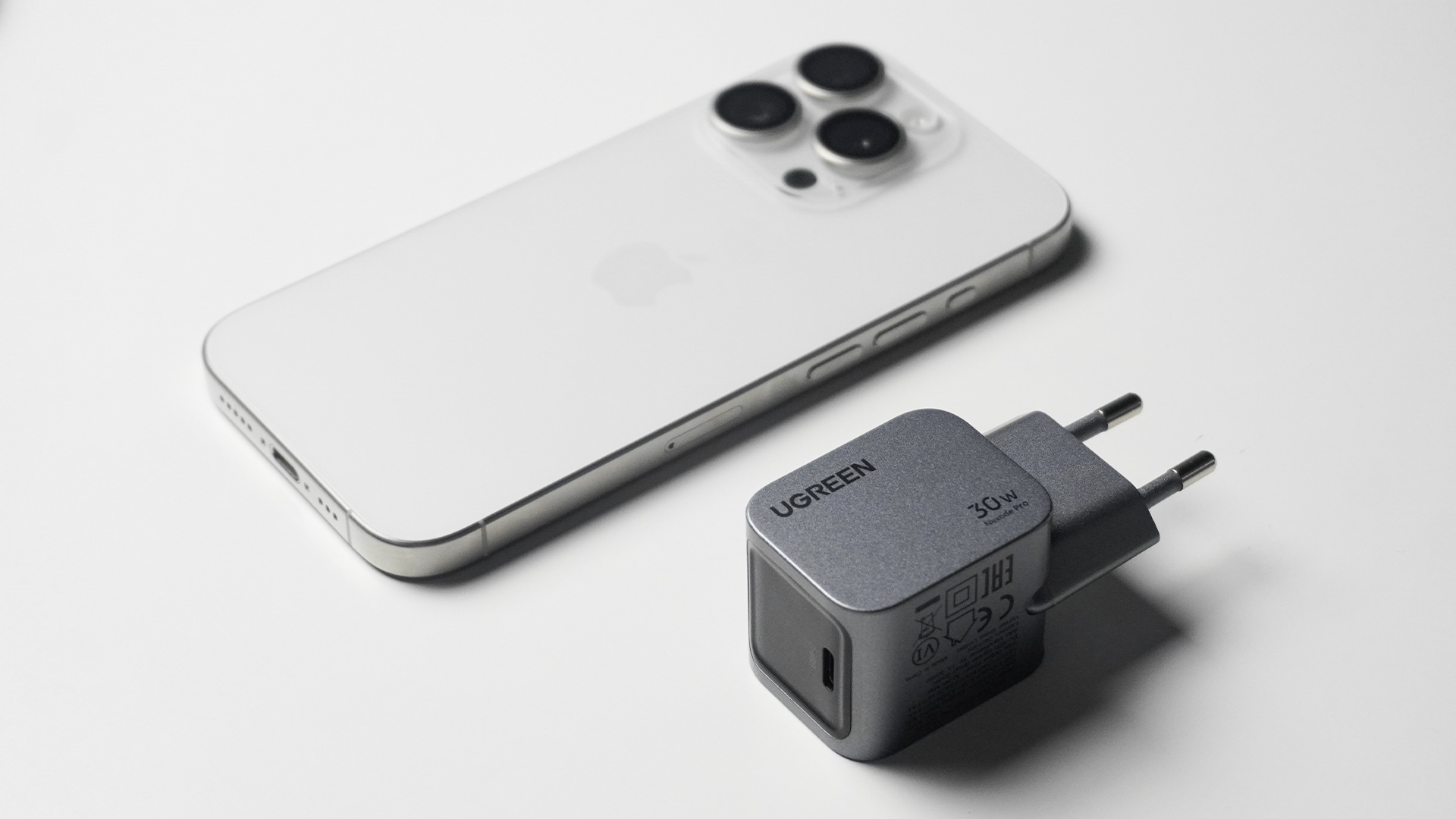 Charger Ugreen Nexode Pro 30 watt charger-ugreen-nexode-pro-30-watt